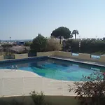 Flat In A Seafront Building With Swimming Pool アパート ビビオーネ