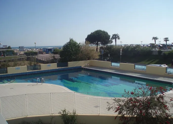 Flat In A Seafront Building With Swimming Pool Apartamento Bibione