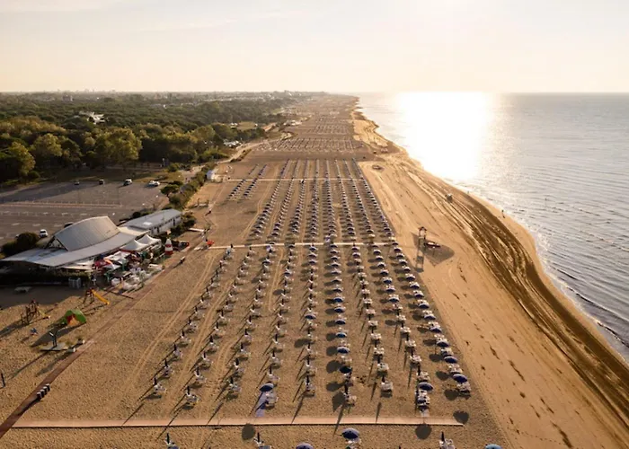 Flat In A Seafront Building With Swimming Pool * Bibione