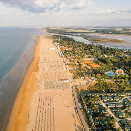 Flat In A Seafront Building With Swimming Pool * Бібіоне