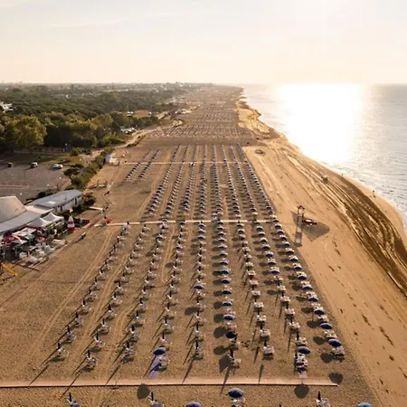 Flat In A Seafront Building With Swimming Pool * Bibione